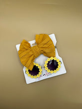 Load image into Gallery viewer, Bow-Aholic Bowtique Baby Headband hairbow and Sun Glasses
