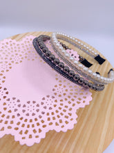 Load image into Gallery viewer, Faux pearl Headband
